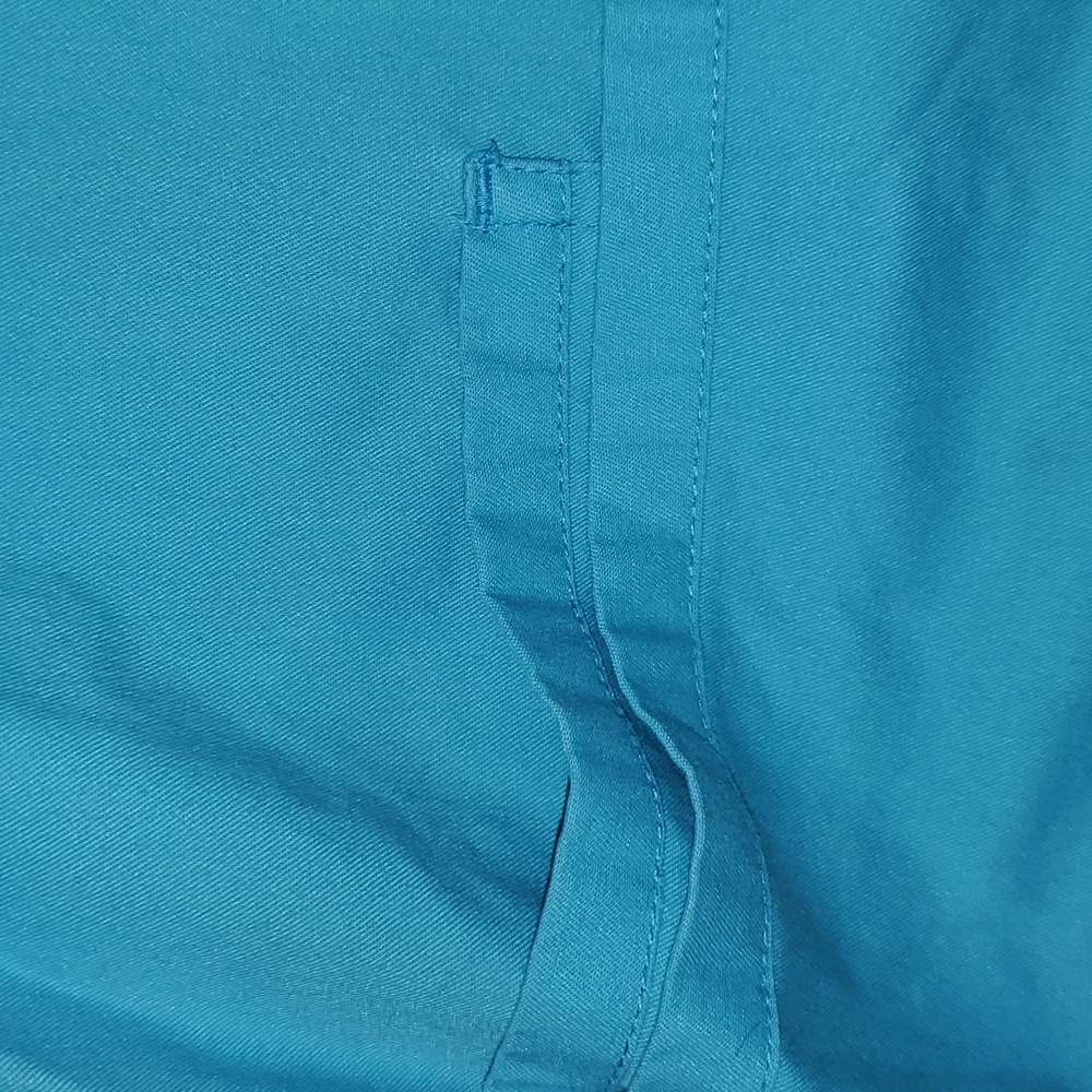 Scrub Top - Picture 3 of 4